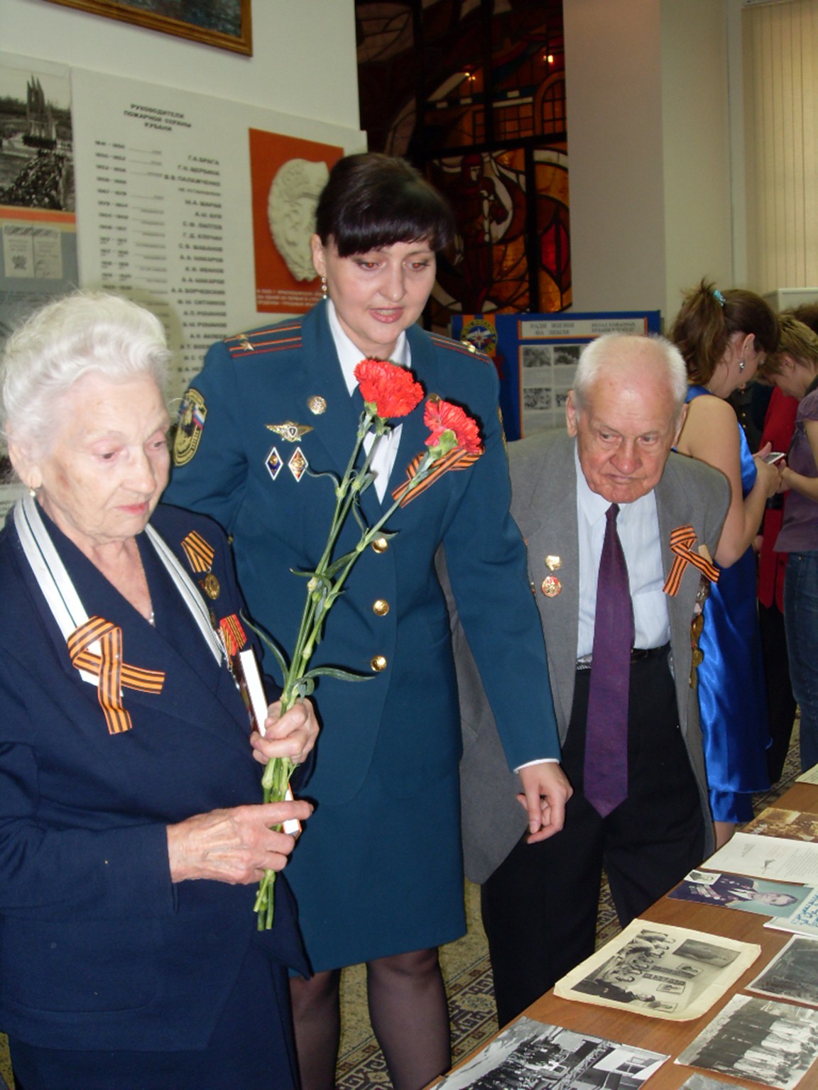 На презентации книги Огонь войны побеждающие 2010