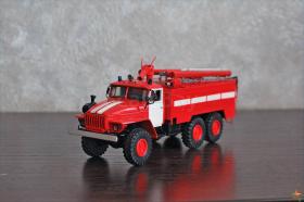 АЦ- 40 (Урал-4320)