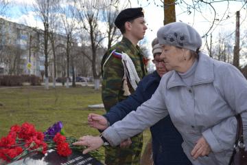 Памятный камень ликвидаторам аварии на ЧАЭС