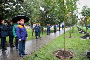 Аллея в честь 85-летия гражданской обороны