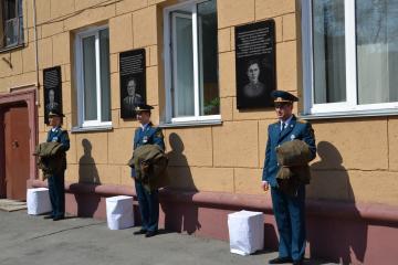 Мемориальные доски в честь ветеранов